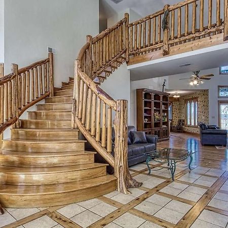 Вилла Mountain Bliss: Estate W/ Views~Firepit~Hot Tub~Gburg 5Min~3 Pools Гатлинбург Экстерьер фото