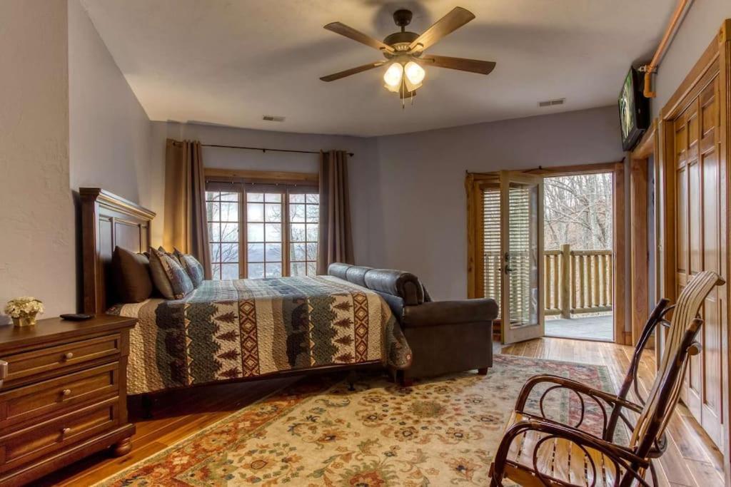 Вилла Mountain Bliss: Estate W/ Views~Firepit~Hot Tub~Gburg 5Min~3 Pools Гатлинбург Экстерьер фото