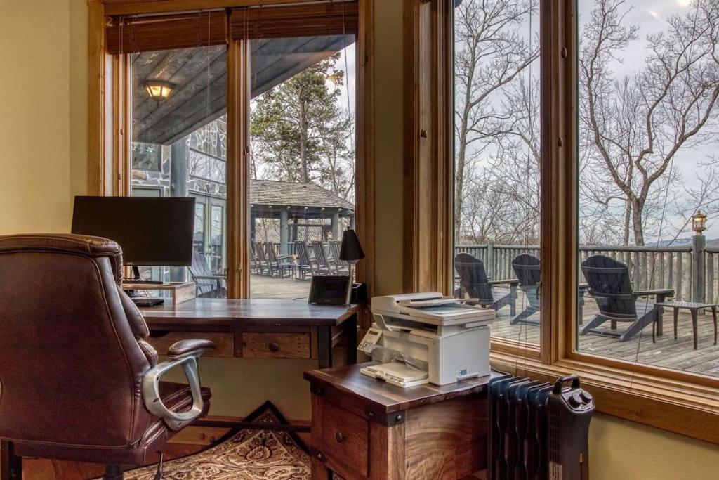 Вилла Mountain Bliss: Estate W/ Views~Firepit~Hot Tub~Gburg 5Min~3 Pools Гатлинбург Экстерьер фото