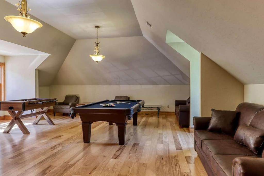 Вилла Mountain Bliss: Estate W/ Views~Firepit~Hot Tub~Gburg 5Min~3 Pools Гатлинбург Экстерьер фото