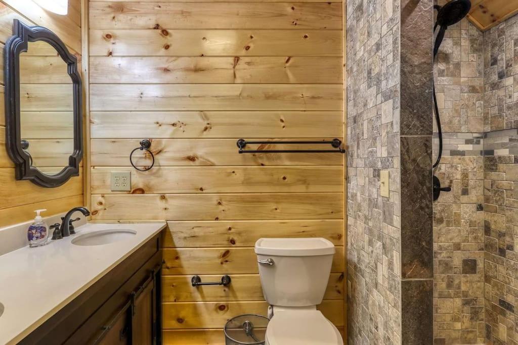 Вилла Mountain Bliss: Estate W/ Views~Firepit~Hot Tub~Gburg 5Min~3 Pools Гатлинбург Экстерьер фото