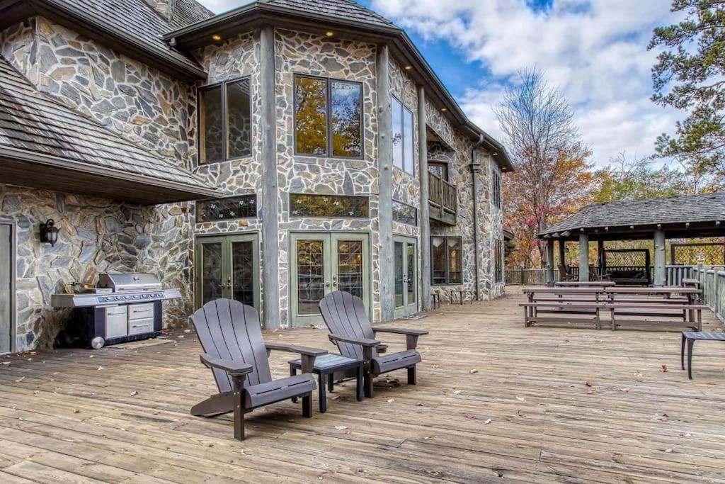 Вилла Mountain Bliss: Estate W/ Views~Firepit~Hot Tub~Gburg 5Min~3 Pools Гатлинбург Экстерьер фото